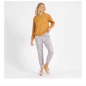 Vuori long sleeve halo tee